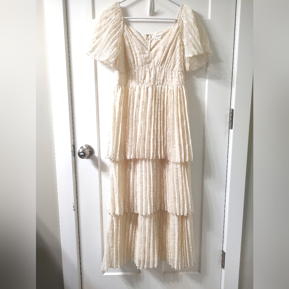 Böhme Elegant Cream Tiered Maxi Dress - Women's - Picture 2 of 4